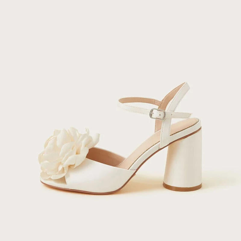 2025 Women's Beige Wedding and Party Ankle Strap Pumps with 7CM Medium Heels Floral Bridal Shoes with Bridal Gloves