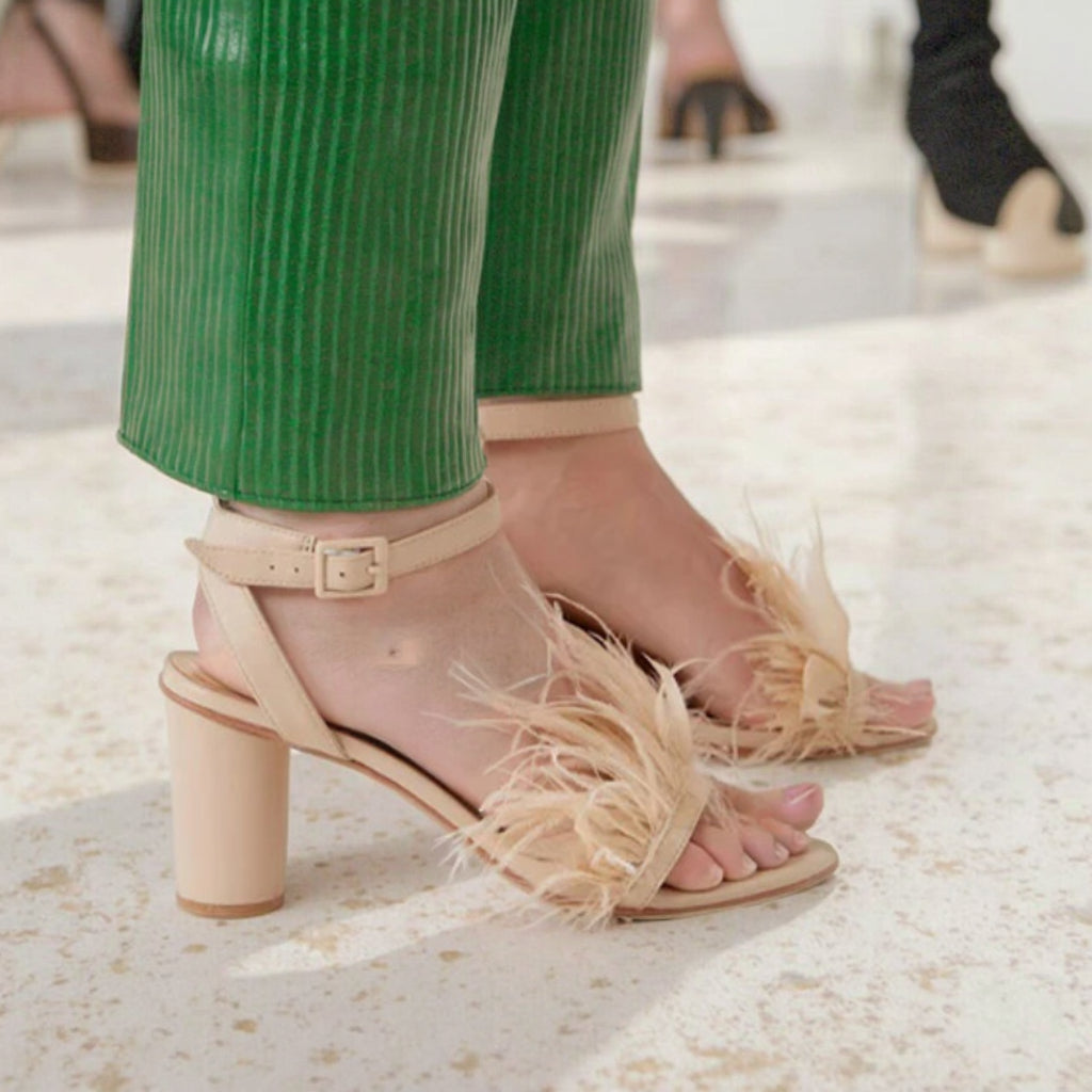 Muti-Color Donna Summer Sexy Sandals Piume Slingback Stiletto Feather Mules Kitten Heels Anti-slip Tacco Alto Piume Kitten Heels