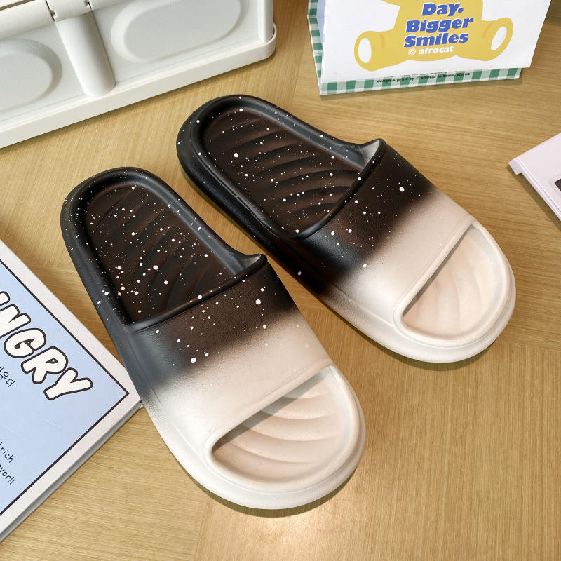 New Gradient Slippers for Women Summer Shoes Beach Sandals for Women and Ladies Anti Slip Outdoor Cute Home Slides Slippers